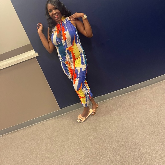 New! Color Splash Scrunch Fitted Dress - Picture 12 of 12